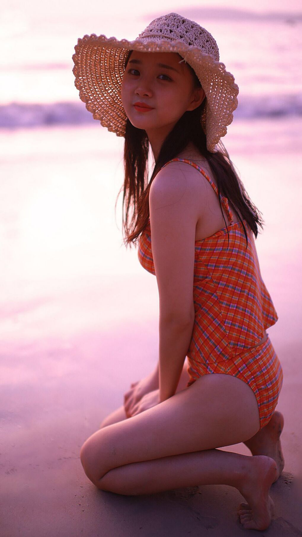 “荣耀瞬间:冠军车手的感人时刻”,荣耀夺冠