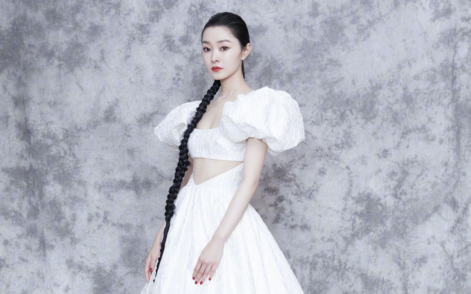 决赛红牌风波加剧球队困境,红牌下场停赛吗