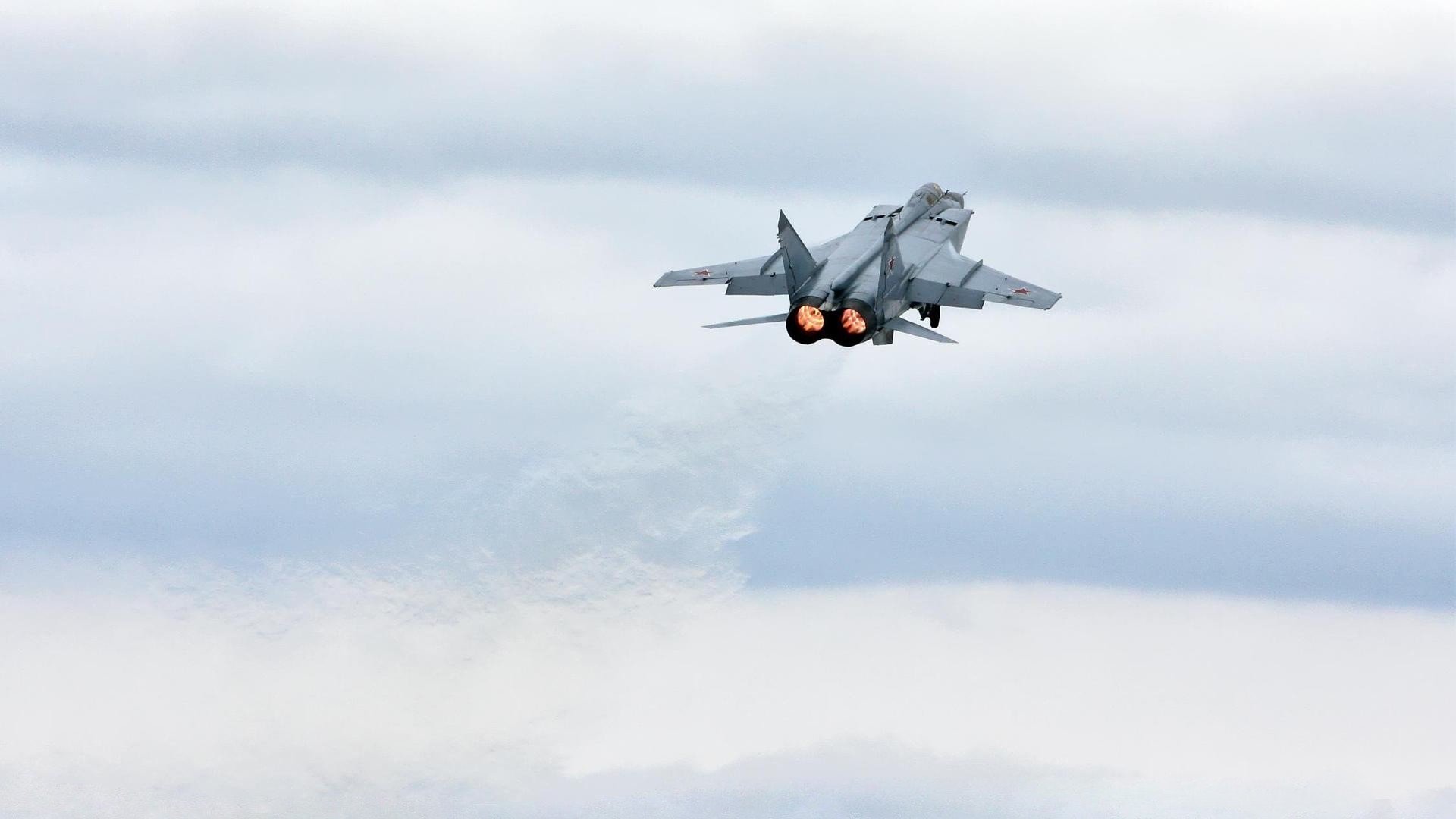 德甲战术创新:布局巧妙,精彩不断!,德甲体系